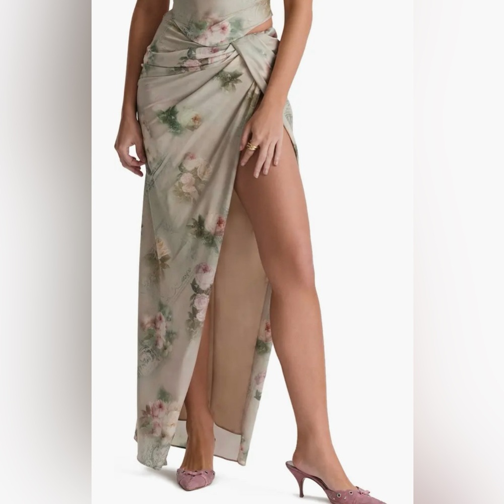 House of CB GreenVesper Ruched Slit Maxi skirt - Picture 2 of 10
